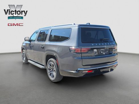 Used 2024 Jeep Wagoneer L Series II w/ Flexible Seating Group AWD/4WD image 15