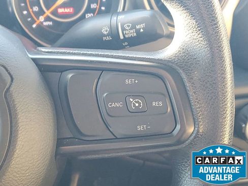 Used 2021 Jeep Gladiator Sport image 36