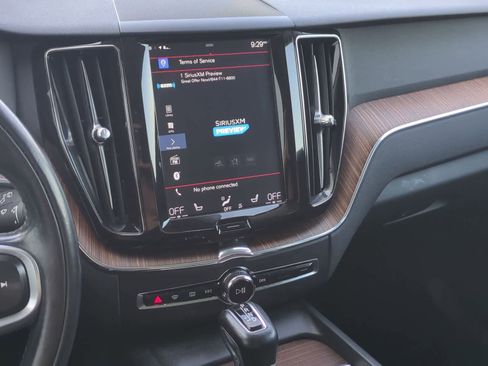 Used 2019 Volvo XC60 T6 Momentum w/ Premium Package AWD/4WD image 28
