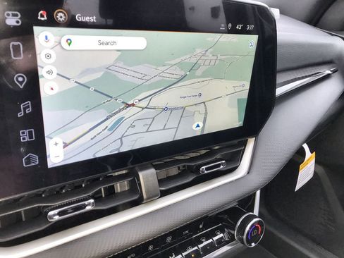 New 2026 Chevrolet Equinox LT w/ Convenience Package II image 17