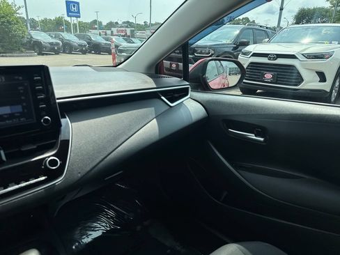 Used 2020 Toyota Corolla LE FWD image 28