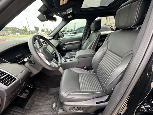 Certified 2024 Land Rover Discovery Dynamic SE AWD/4WD image 19