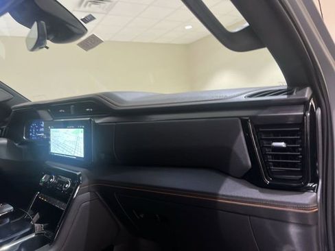 Used 2024 GMC Sierra 1500 AT4 w/ Technology Package AWD/4WD image 28