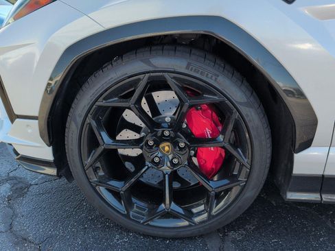 Used 2023 Lamborghini Urus Performante AWD/4WD image 10