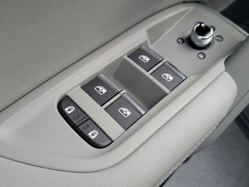 Used 2023 Audi Q5 2.0T Prestige w/ Prestige Package image 17