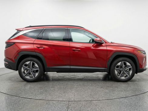 Used 2025 Hyundai Tucson SEL AWD/4WD image 11