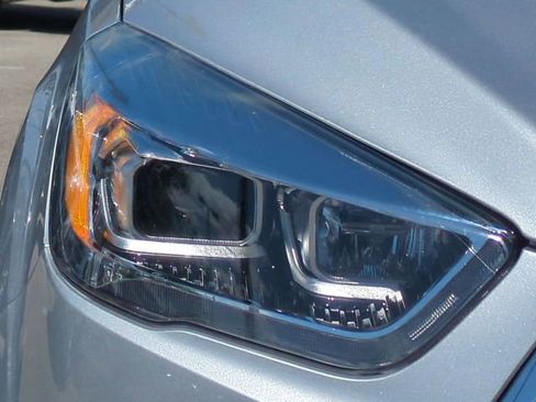 Used 2019 Ford Escape Titanium image 10