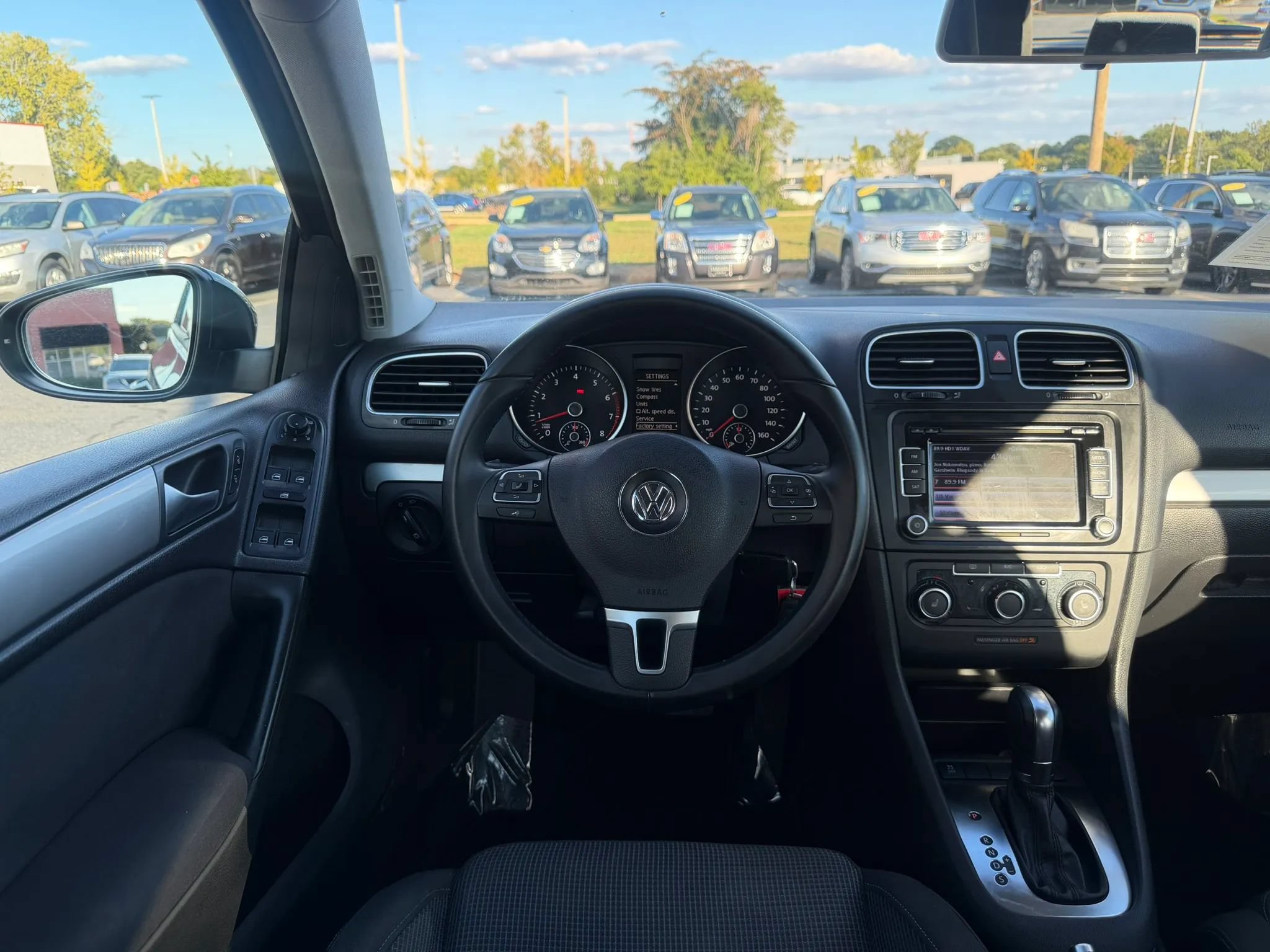 Used 2013 Volkswagen Golf 4-Door FWD image 11