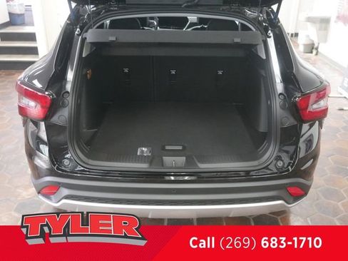 New 2026 Chevrolet Trax LT w/ Driver Confidence Package FWD image 15