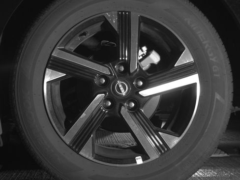 Used 2025 Nissan Sentra SV image 14