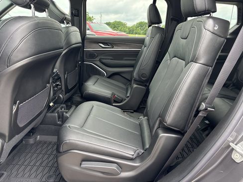 New 2026 Jeep Grand Cherokee L Limited AWD/4WD image 16