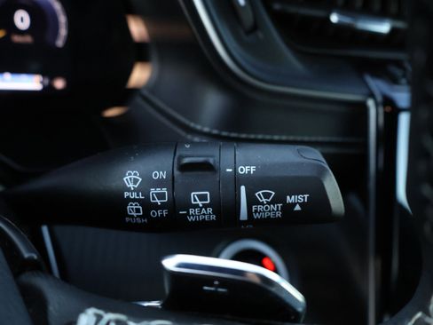 Used 2025 Jeep Grand Cherokee Altitude image 39