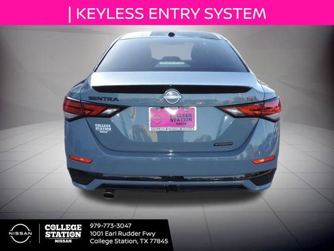 Used 2025 Nissan Sentra SR w/ Midnight Edition image 5