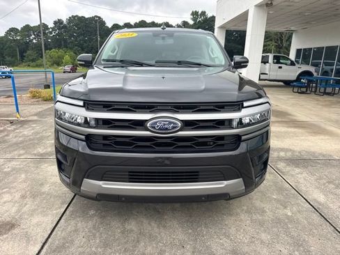 Used 2023 Ford Expedition XLT RWD image 2