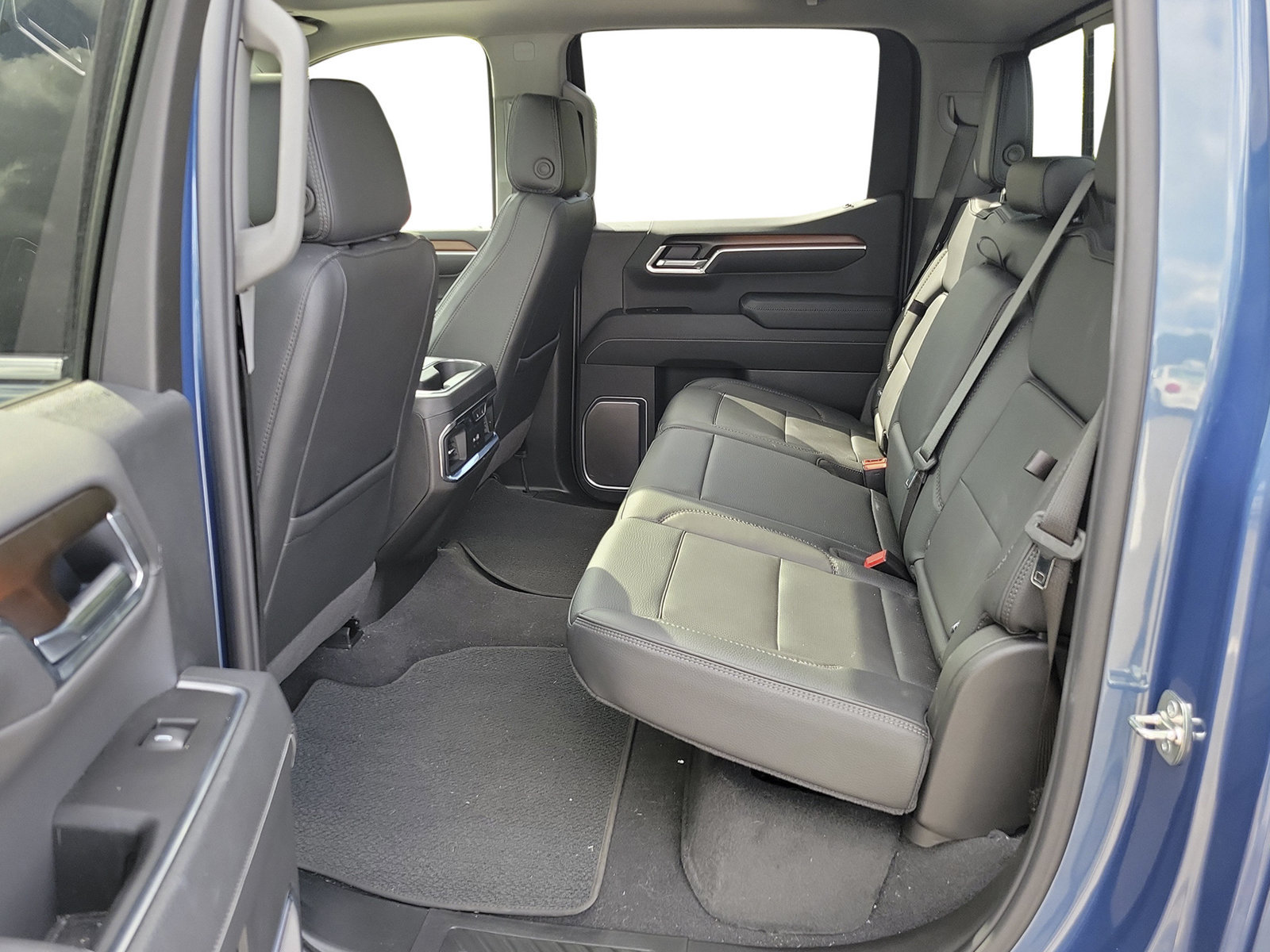 Used 2026 GMC Sierra 1500 Denali w/ Denali Reserve Package AWD/4WD image 28