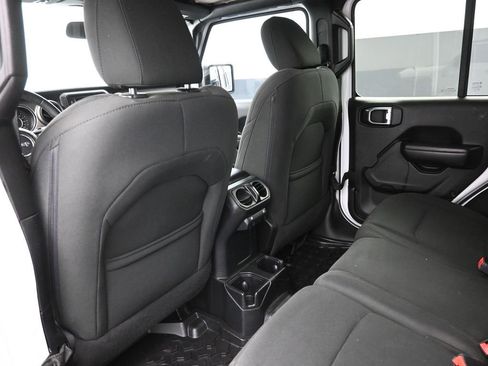 Used 2018 Jeep Wrangler Unlimited Sport S image 25