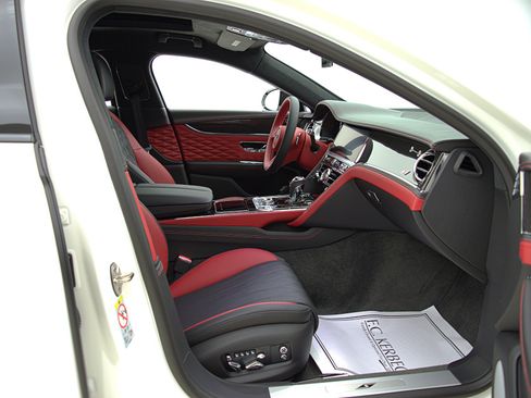 Certified 2023 Bentley Flying Spur S V8 image 27