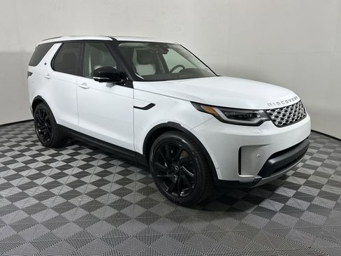 Used 2025 Land Rover Discovery S AWD/4WD image 6