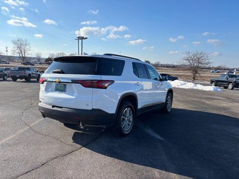 Used 2023 Chevrolet Traverse LT image 5