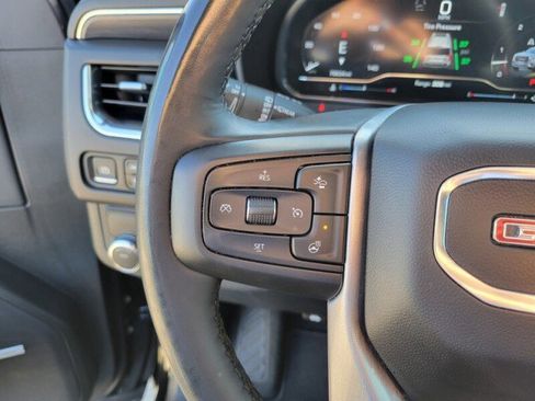 Used 2024 GMC Yukon XL SLT w/ SLT Premium Package image 19