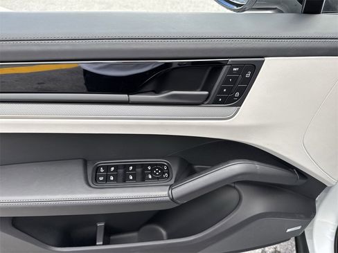 Used 2024 Porsche Cayenne S image 41