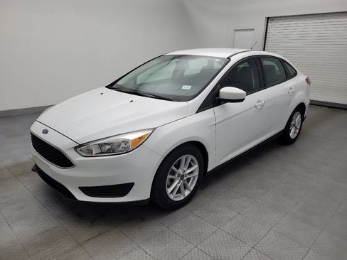 Used 2018 Ford Focus SE image 2
