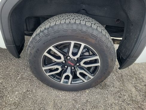 Used 2023 GMC Sierra 1500 AT4 w/ AT4 Preferred Package image 12