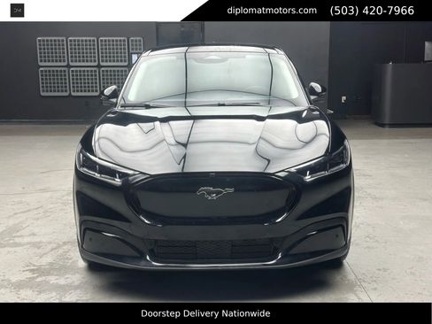 Used 2025 Ford Mustang Mach-E Premium image 10