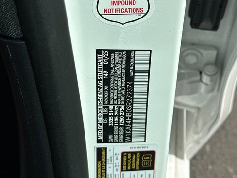 Used 2025 Mercedes-Benz C 300 4MATIC Sedan image 28