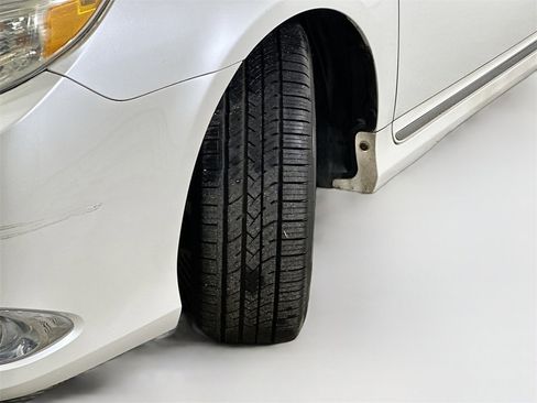 Used 2012 Toyota Avalon image 25