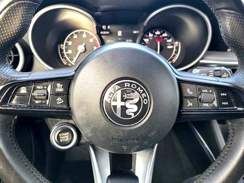 Used 2022 Alfa Romeo Stelvio Ti AWD/4WD image 29