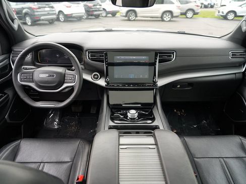Used 2024 Jeep Wagoneer Series II AWD/4WD image 28
