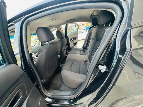 Used 2016 Chevrolet Cruze LT FWD image 15