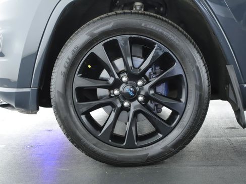 Used 2018 Jeep Grand Cherokee Altitude image 22