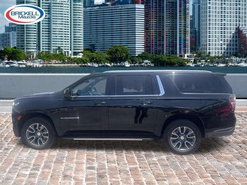 Used 2024 Chevrolet Suburban LT RWD image 8