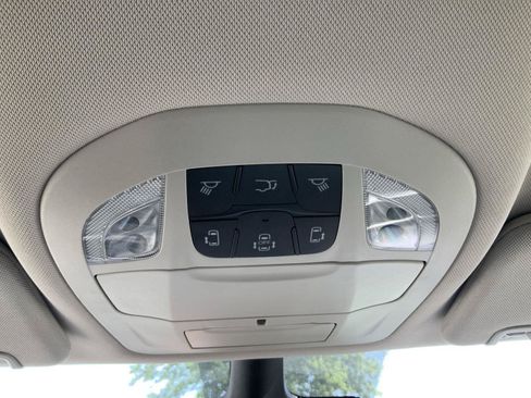 Used 2023 Chrysler Pacifica Touring-L FWD image 41