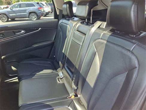 Certified 2022 Lincoln Nautilus Reserve w/ Equipment Group 201A image 23