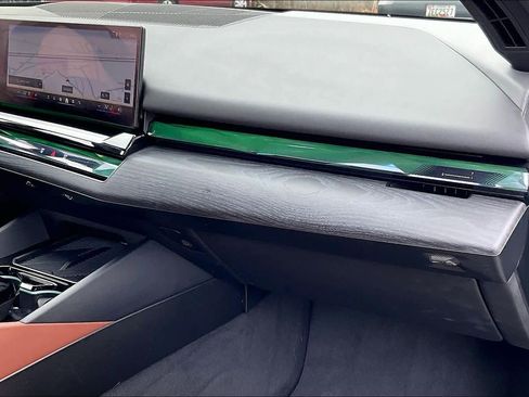 Certified 2024 BMW i5 eDrive40i w/ M Sport Package image 18