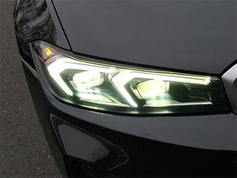 Used 2023 BMW 330i xDrive Sedan w/ Driving Assistance Package image 9