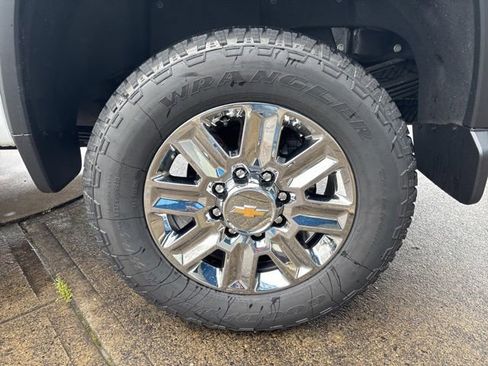 New 2026 Chevrolet Silverado 3500 High Country w/ High Country Premium Package AWD/4WD image 13