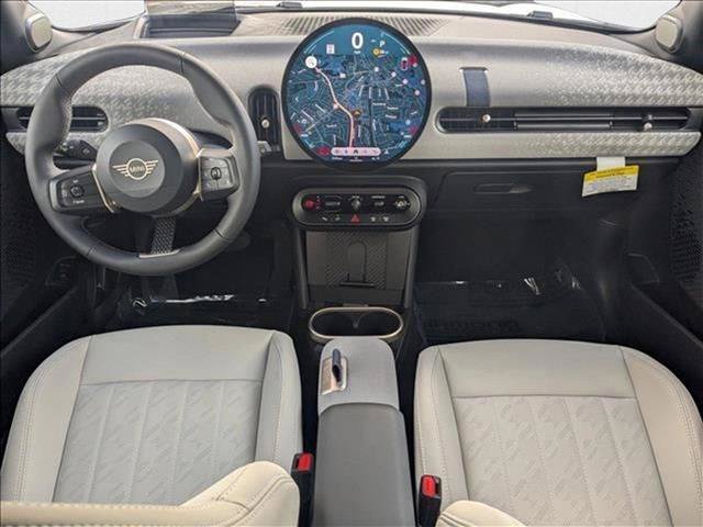 Used 2025 MINI Cooper 2-Door Hardtop FWD image 15