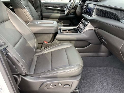 Used 2021 GMC Yukon XL Denali w/ LPO, Illumination Package image 25