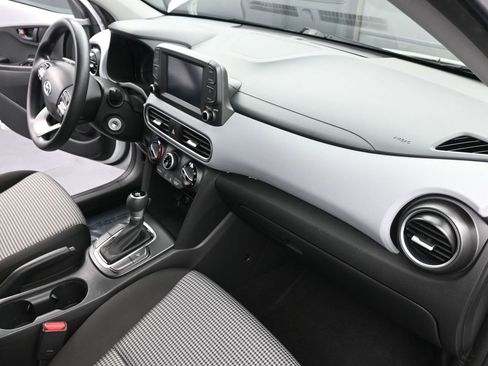 Used 2020 Hyundai Kona SE image 17