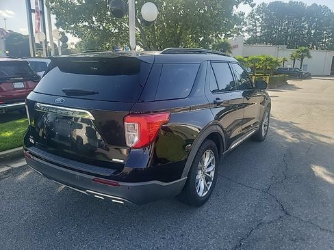 Used 2020 Ford Explorer XLT w/ Equipment Group 202A RWD image 4