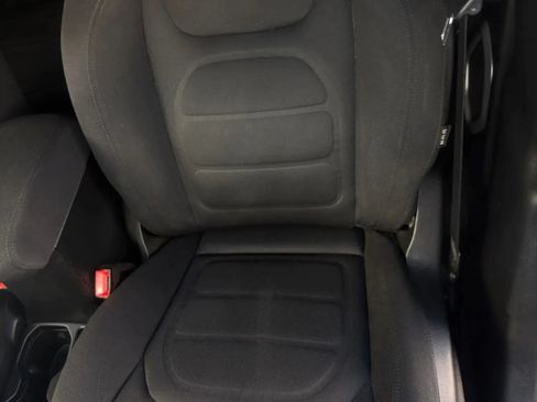 Used 2019 Jeep Renegade Latitude w/ Safety & Security Group II FWD image 15