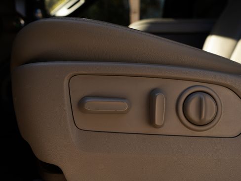 Used 2019 GMC Sierra 1500 SLT w/ SLT Premium Plus Package image 38