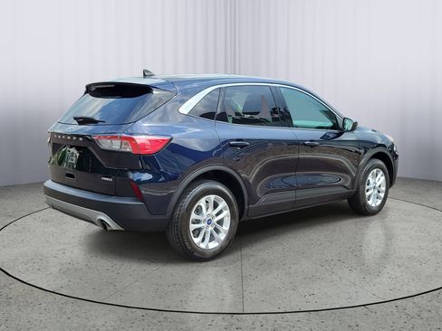 Used 2021 Ford Escape SE w/ Convenience Package AWD/4WD image 3