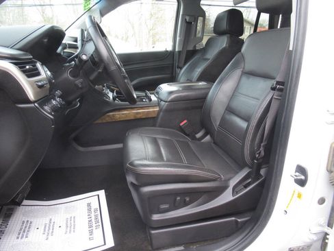 Used 2017 GMC Yukon Denali w/ Open Road Package AWD/4WD image 25
