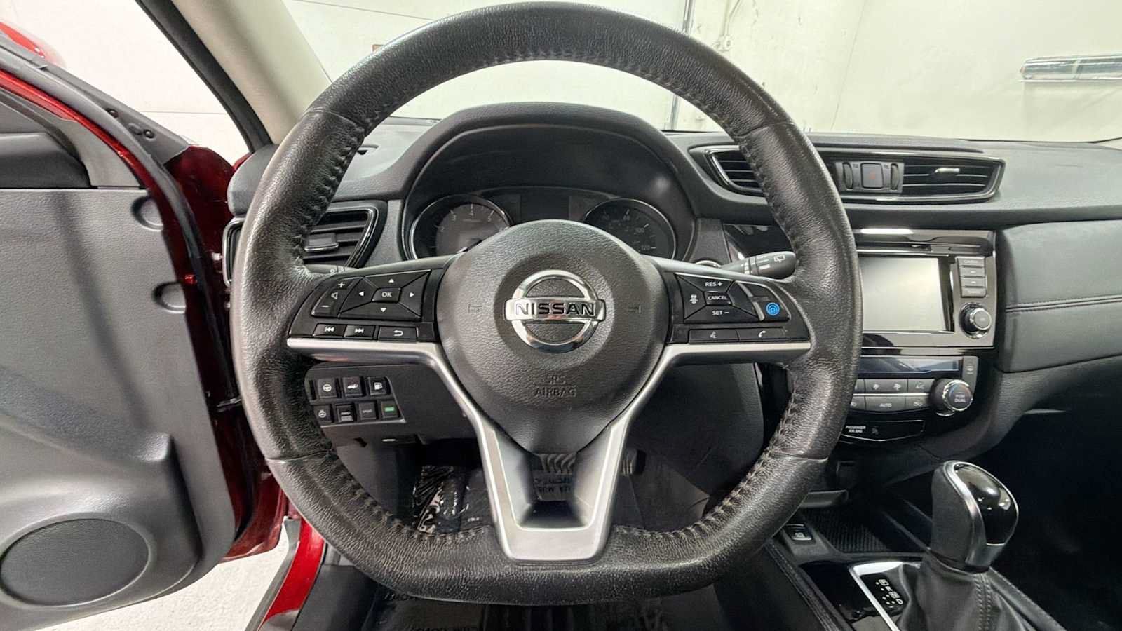 Used 2019 Nissan Rogue SL w/ Premium Package AWD/4WD image 16