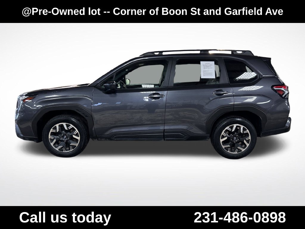 Used 2025 Subaru Forester AWD/4WD image 2